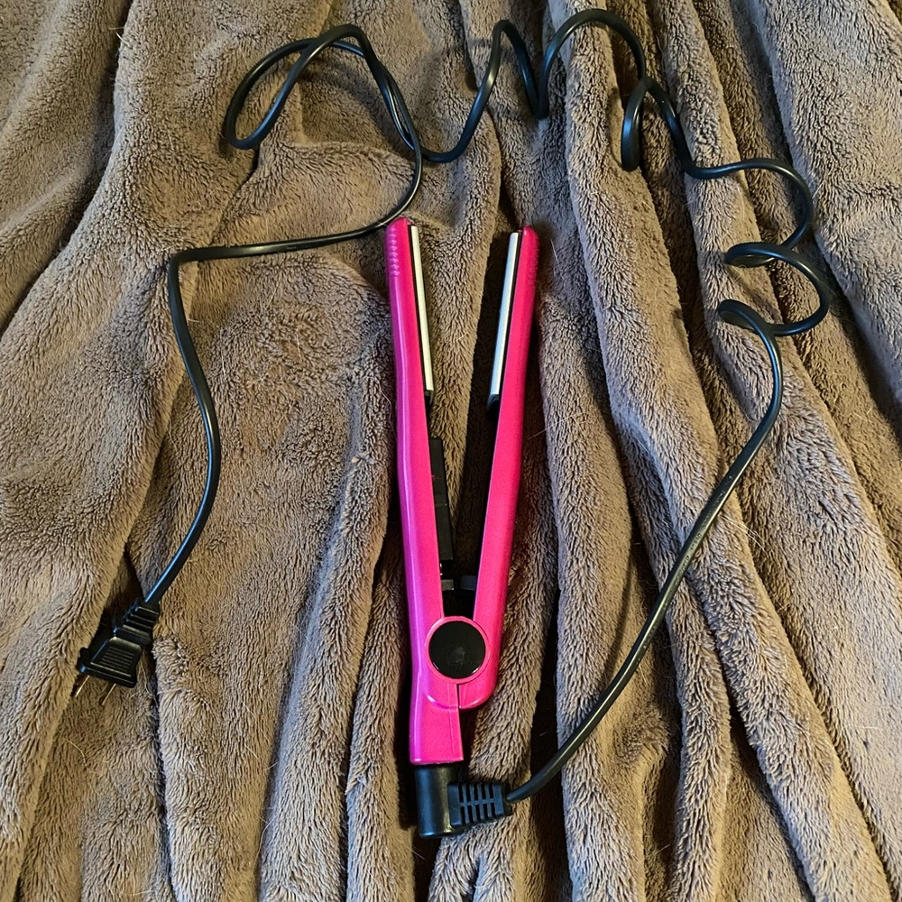 Vibrant Pink Hair Straightener
